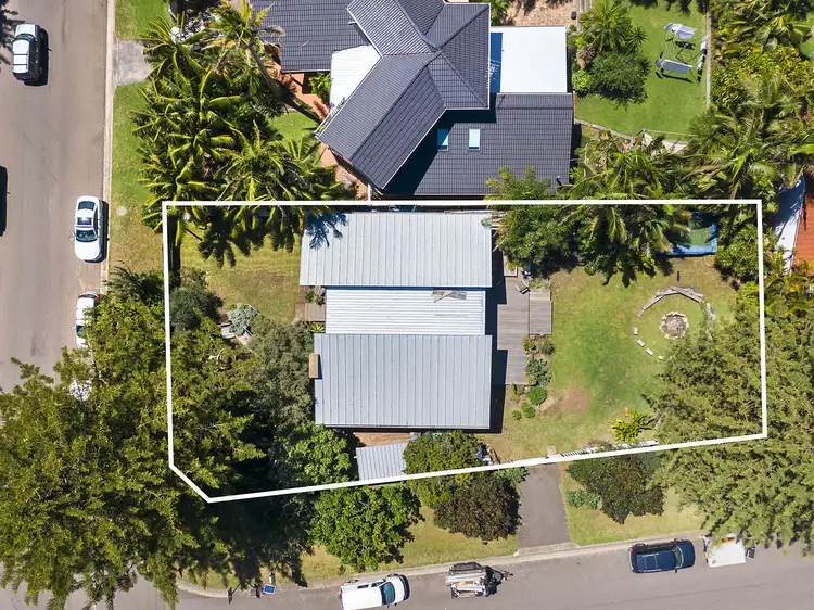 Second view of Homely house listing, 1 Tasman Road, Avalon Beach NSW 2107