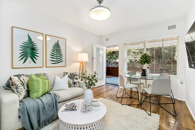 1/1 Hawkesbury Avenue, Dee Why NSW 2099