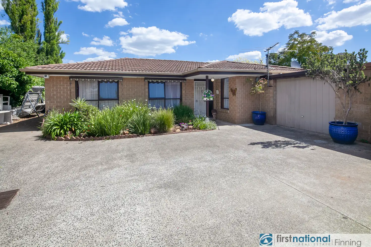 Main view of Homely unit listing, 2/122 Camms Road, Cranbourne VIC 3977