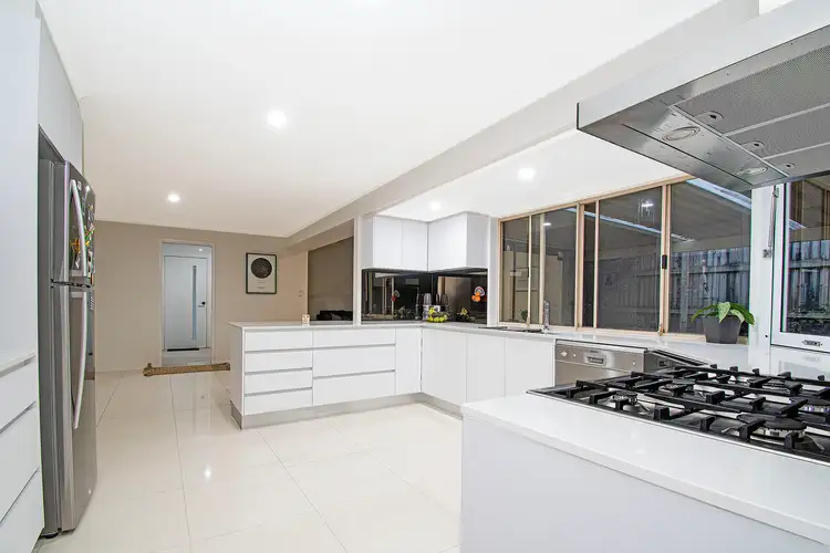 1 Carnoustie Court, Arundel QLD 4214