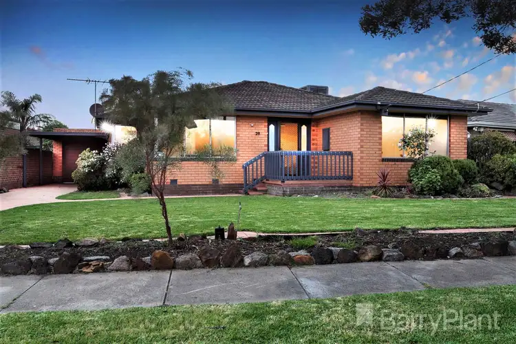 29 Aylesbury Crescent, Gladstone Park VIC 3043