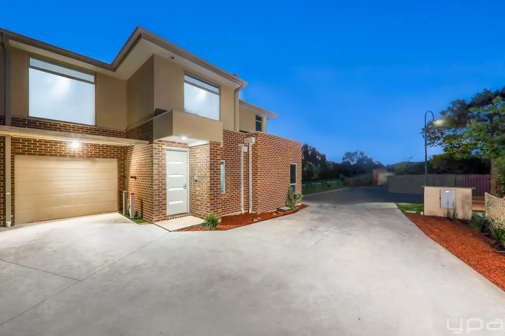 Main view of Homely townhouse listing, 2/7 Berkeley Close, Broadmeadows VIC 3047