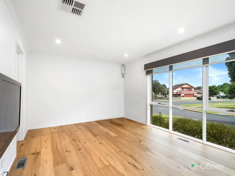 Fifth view of Homely house listing, 2 Colwyn Close, Langwarrin VIC 3910