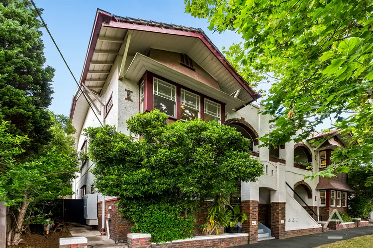 6/3 Byrne Avenue