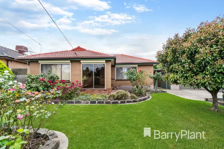 6 Swansea Parade, St Albans VIC 3021