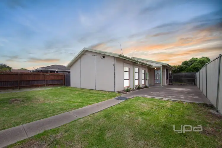 38 Oakwood Road, Albanvale VIC 3021