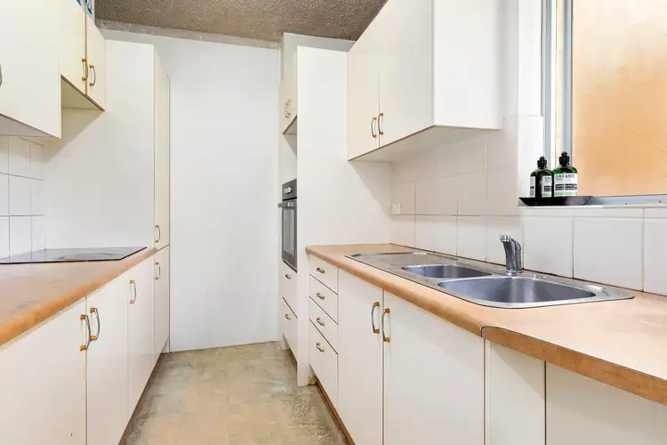 Third view of Homely apartment listing, 2/3 Holborn Avenue, Dee Why NSW 2099
