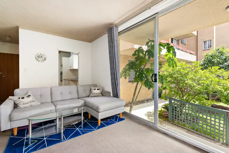 Fifth view of Homely apartment listing, 2/3 Holborn Avenue, Dee Why NSW 2099