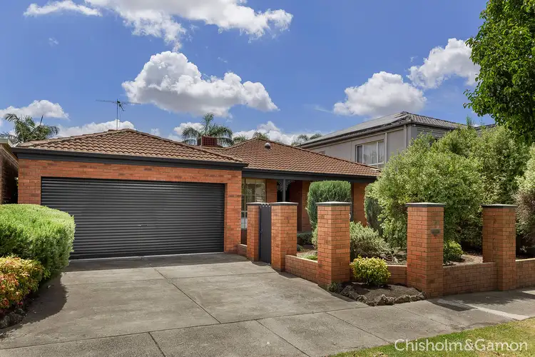 15 Wyndarra Crescent, Dingley Village VIC 3172