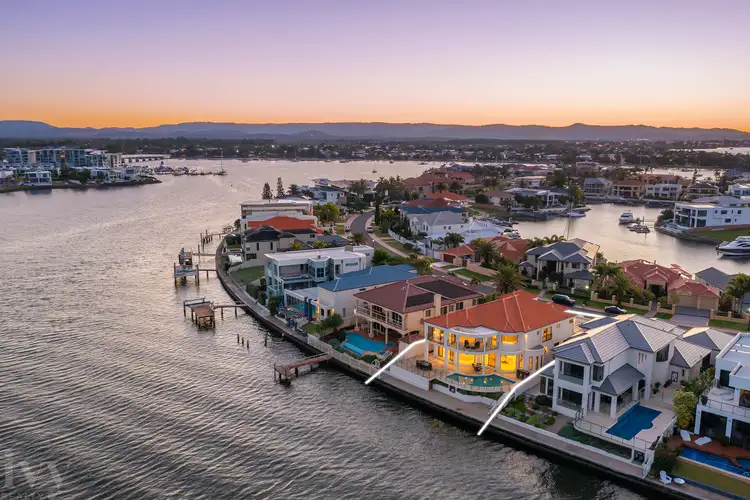 37 King Arthurs Court, Sovereign Islands QLD 4216