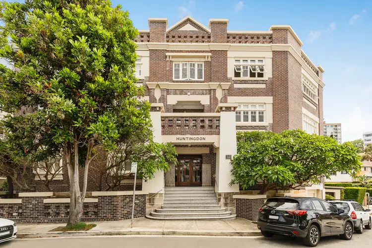 2/6 Holbrook Avenue, Kirribilli NSW 2061