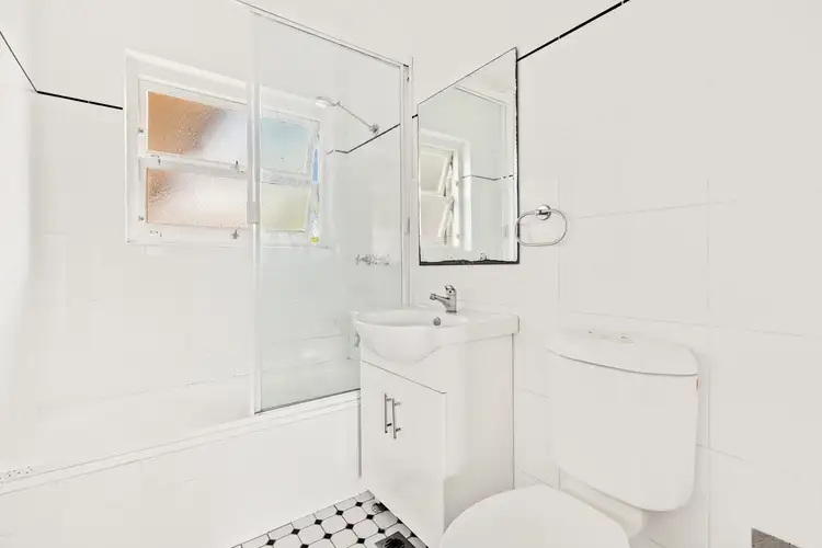 Fifth view of Homely apartment listing, 28/27 Warringah Road, Mosman NSW 2088