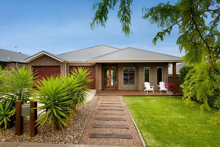8 Tuxedo Drive, Gisborne VIC 3437