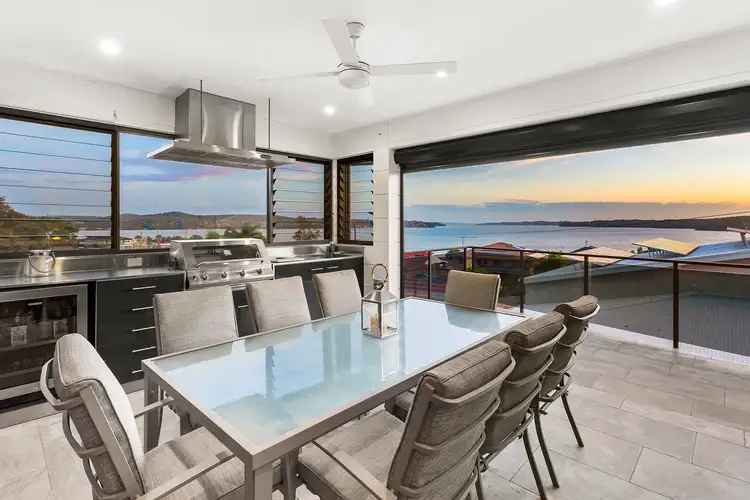 6 Joseph Palmer Close, Speers Point NSW 2284