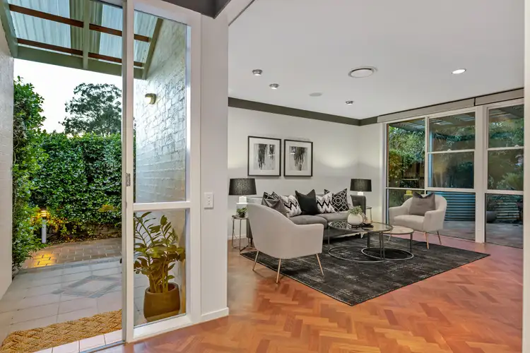 Second view of Homely house listing, 6 Chulmleigh Court, Chapel Hill QLD 4069