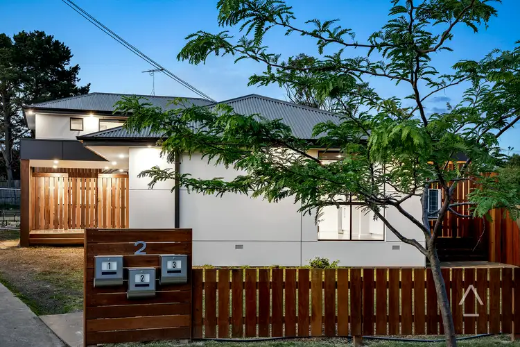 1/2 Huon Court