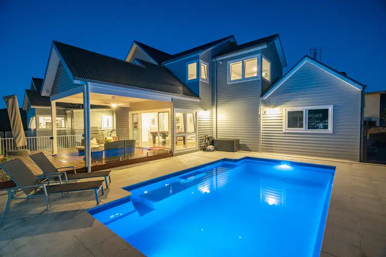 11 Leader Reef Drive, Bright VIC 3741