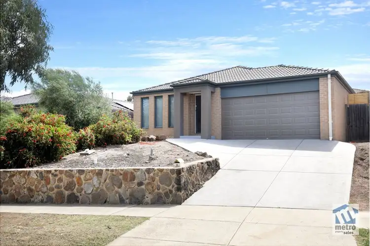 35 Waugh Street