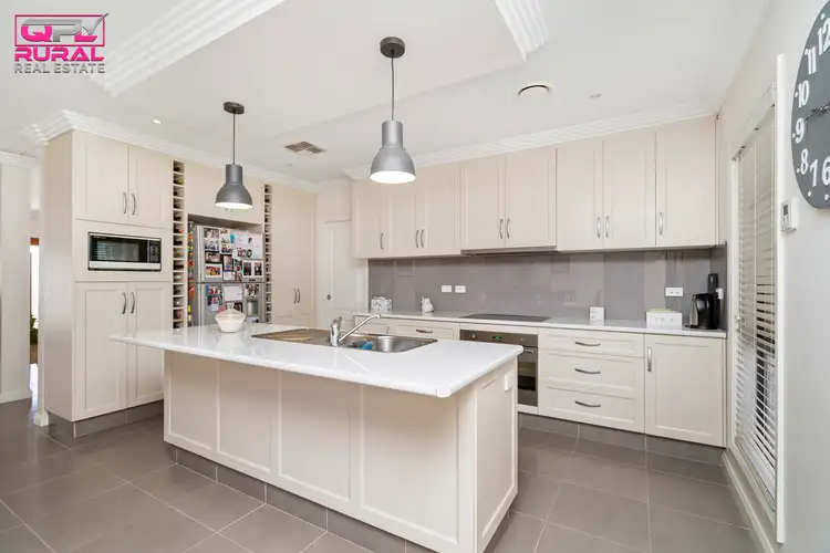 Seventh view of Homely house listing, 1 Kindred Place, Leeton NSW 2705