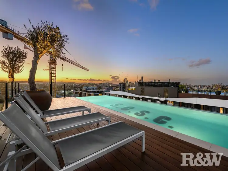 809/19 Deshon Street, Woolloongabba QLD 4102