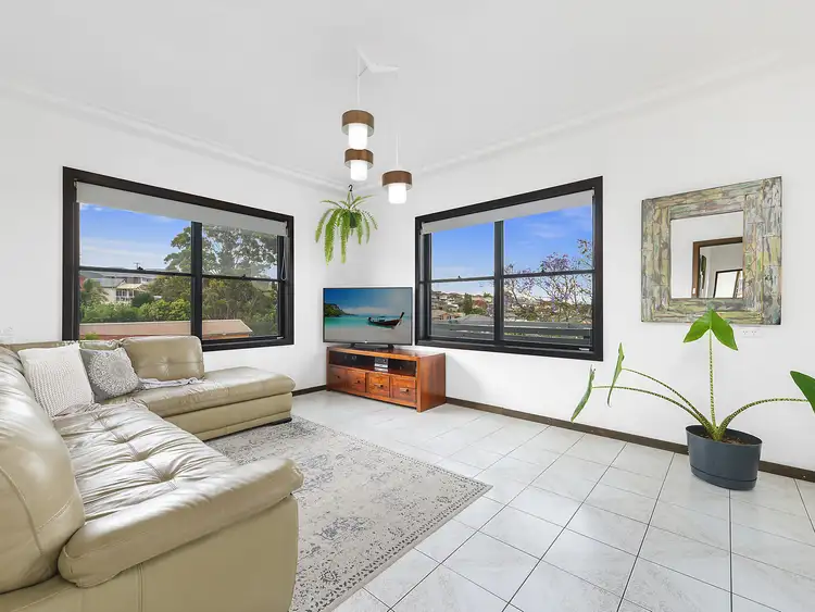 Third view of Homely house listing, 5 Hilltop Avenue, Lake Heights NSW 2502
