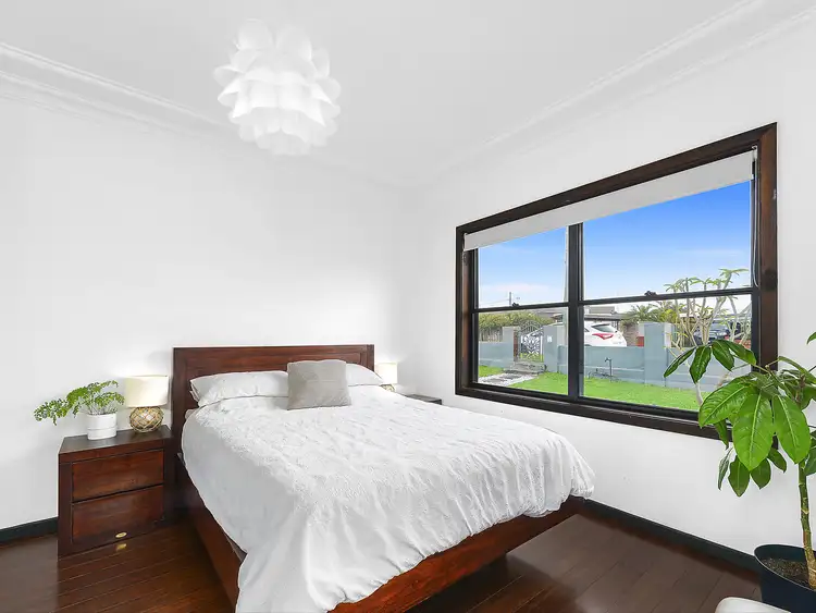 Sixth view of Homely house listing, 5 Hilltop Avenue, Lake Heights NSW 2502