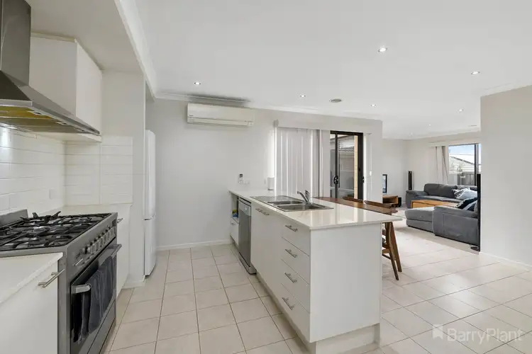 Second view of Homely house listing, 8 Belmont Crescent, Pakenham VIC 3810