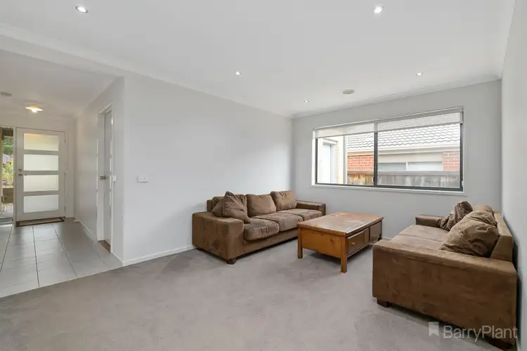 Fourth view of Homely house listing, 8 Belmont Crescent, Pakenham VIC 3810