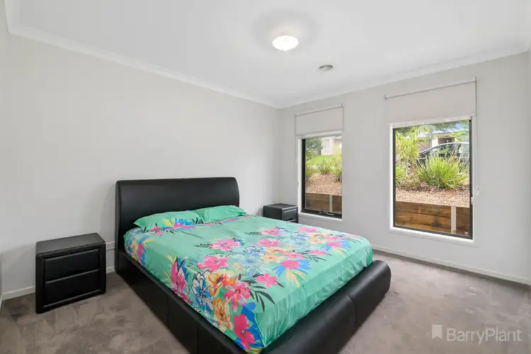 Fifth view of Homely house listing, 8 Belmont Crescent, Pakenham VIC 3810