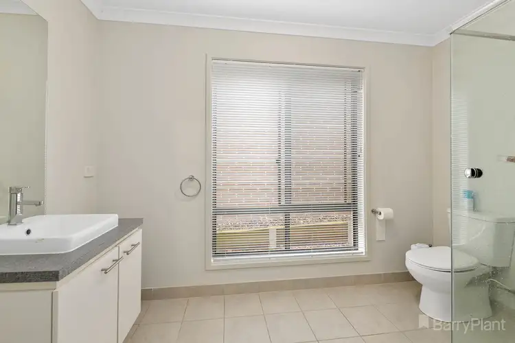 Sixth view of Homely house listing, 8 Belmont Crescent, Pakenham VIC 3810
