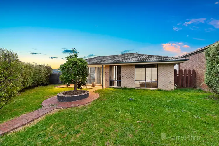 8 Natanya Drive, Pakenham VIC 3810
