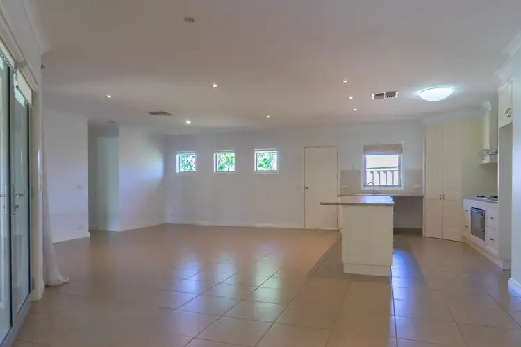 Third view of Homely house listing, 10 Glenda Court, Robinvale VIC 3549
