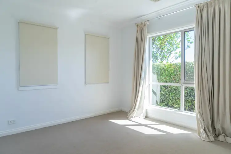 Fifth view of Homely house listing, 10 Glenda Court, Robinvale VIC 3549