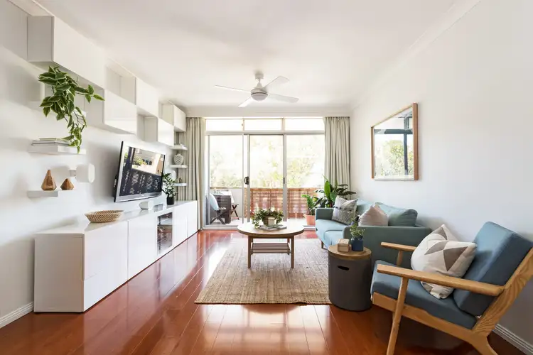Main view of Homely unit listing, 2/32 Clarence Avenue, Dee Why NSW 2099