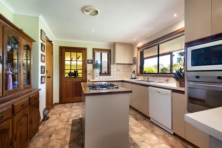 Sixth view of Homely house listing, 10 Gallway Street, Castlemaine VIC 3450
