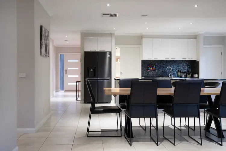 6 Topaz Avenue, White Hills VIC 3550