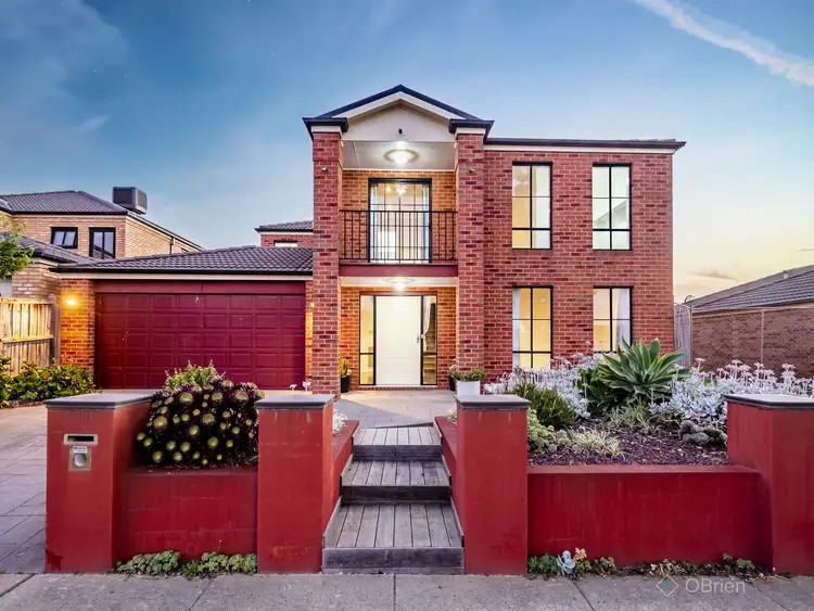 37 Sussex Avenue, Cranbourne North VIC 3977