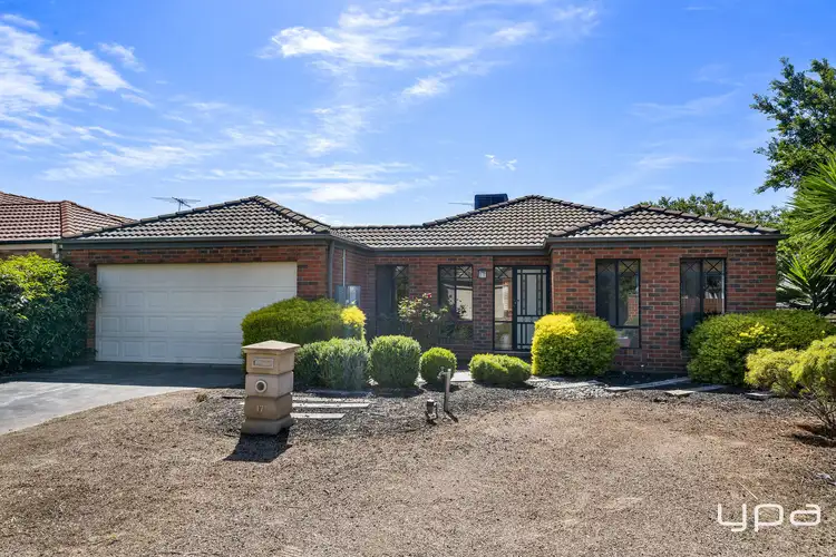 17 Woodhall Place