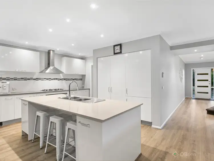 Fifth view of Homely house listing, 2 Sunhill Way, Berwick VIC 3806