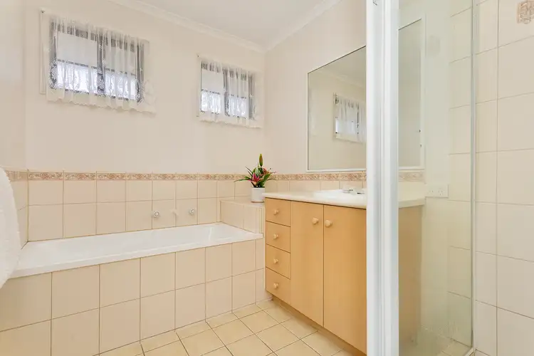 Fifth view of Homely house listing, 28 Kenswick Drive, Hillside VIC 3037