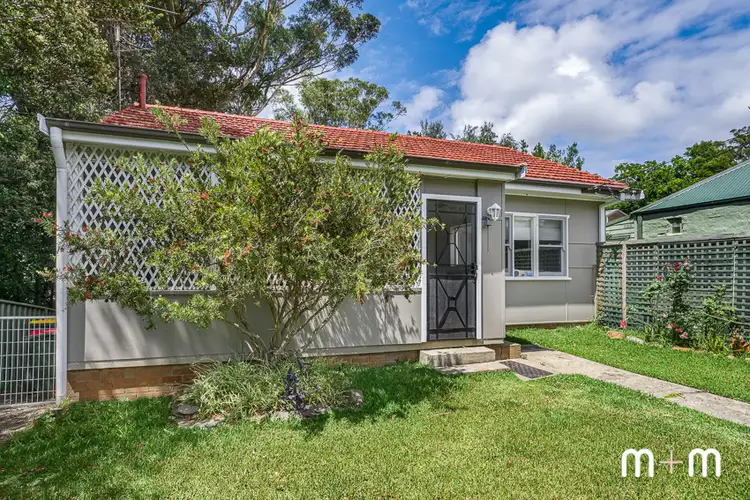 10 Nicholson Road, Woonona NSW 2517