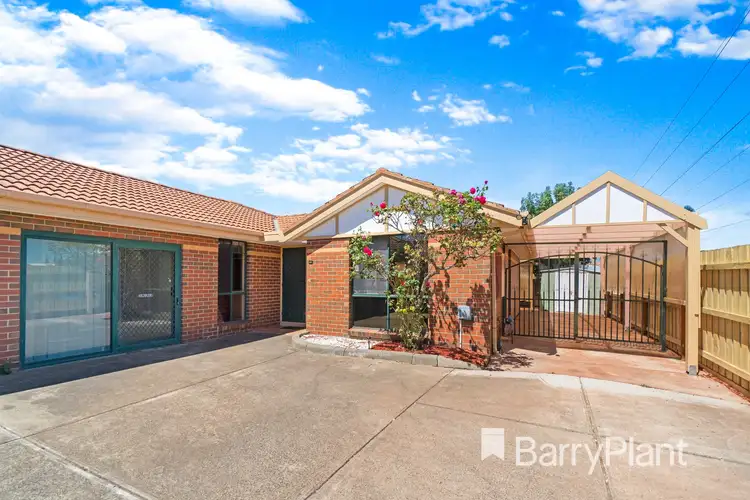 2/2 Branston Road, St Albans VIC 3021