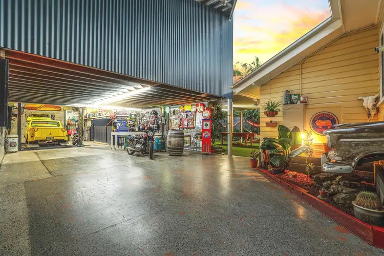 33 Howe Street, Cairns North QLD 4870