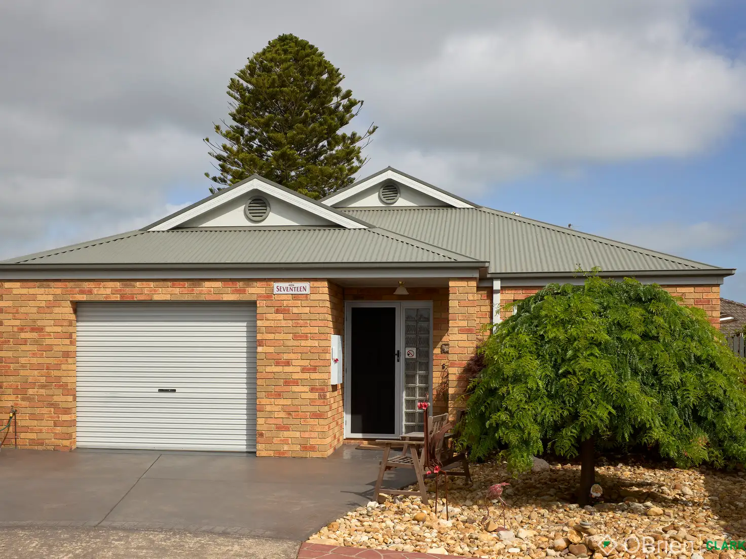 Main view of Homely house listing, 17 Rees Close, Drouin VIC 3818