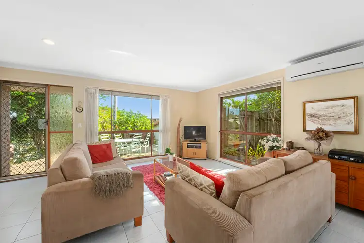 8 Giro Place, Ashmore QLD 4214