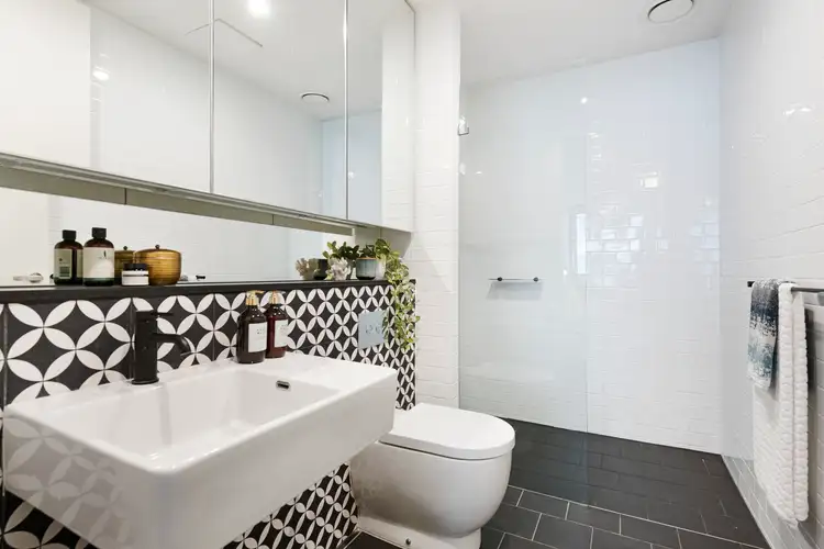 Fifth view of Homely unit listing, 302/33 Bridge Street, Erskineville NSW 2043