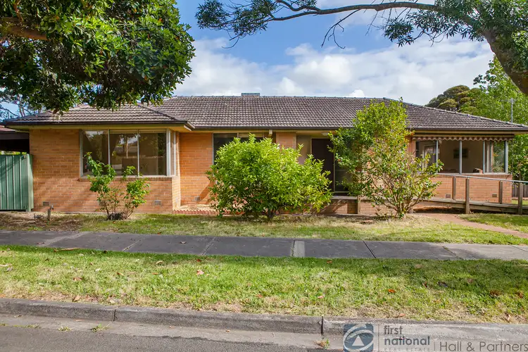 1 Birch Grove, Frankston VIC 3199