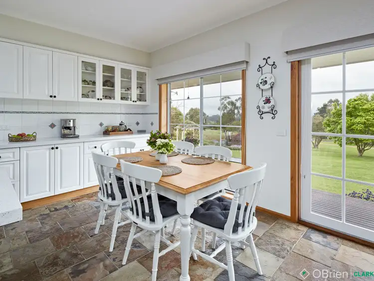 Fifth view of Homely house listing, 7 Massimo Court, Drouin VIC 3818