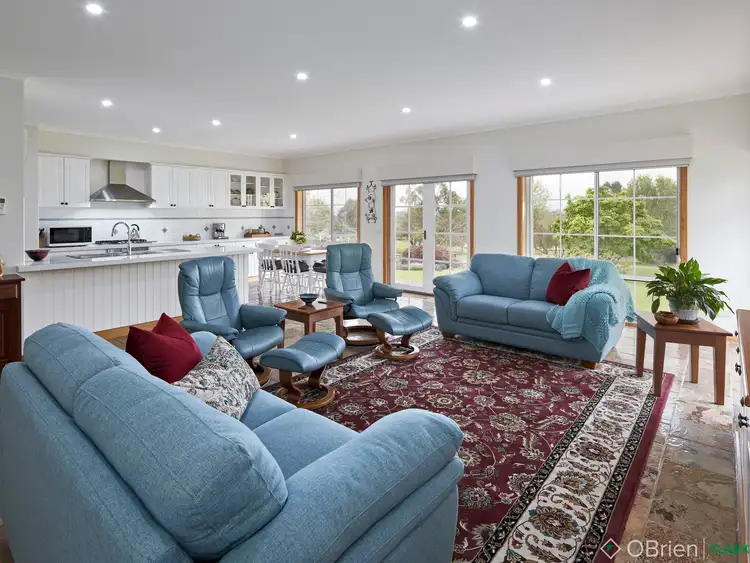 Sixth view of Homely house listing, 7 Massimo Court, Drouin VIC 3818