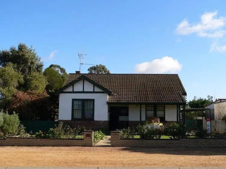 76 Avon Street, Katanning WA 6317